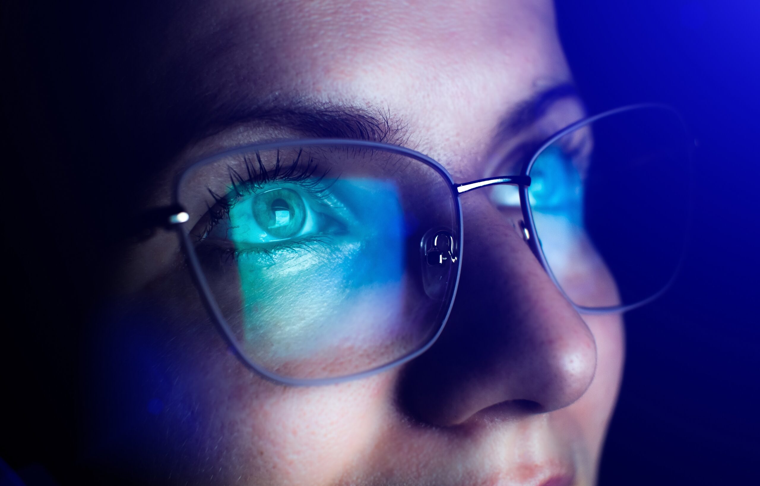 What are blue light glasses benefits?