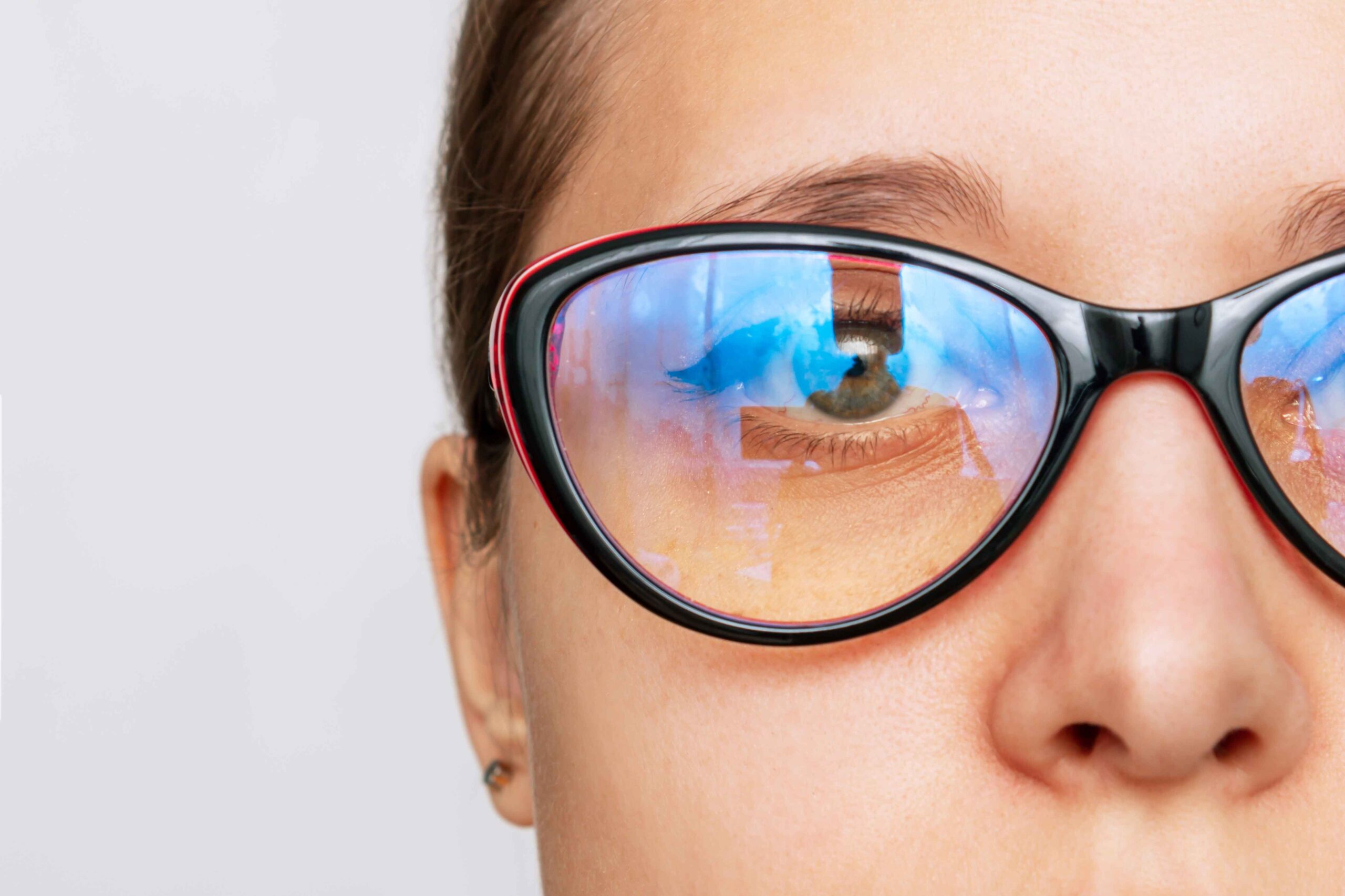 The Growing Demand for Blue Light Glasses: An Opportunity for Insurance Brokers