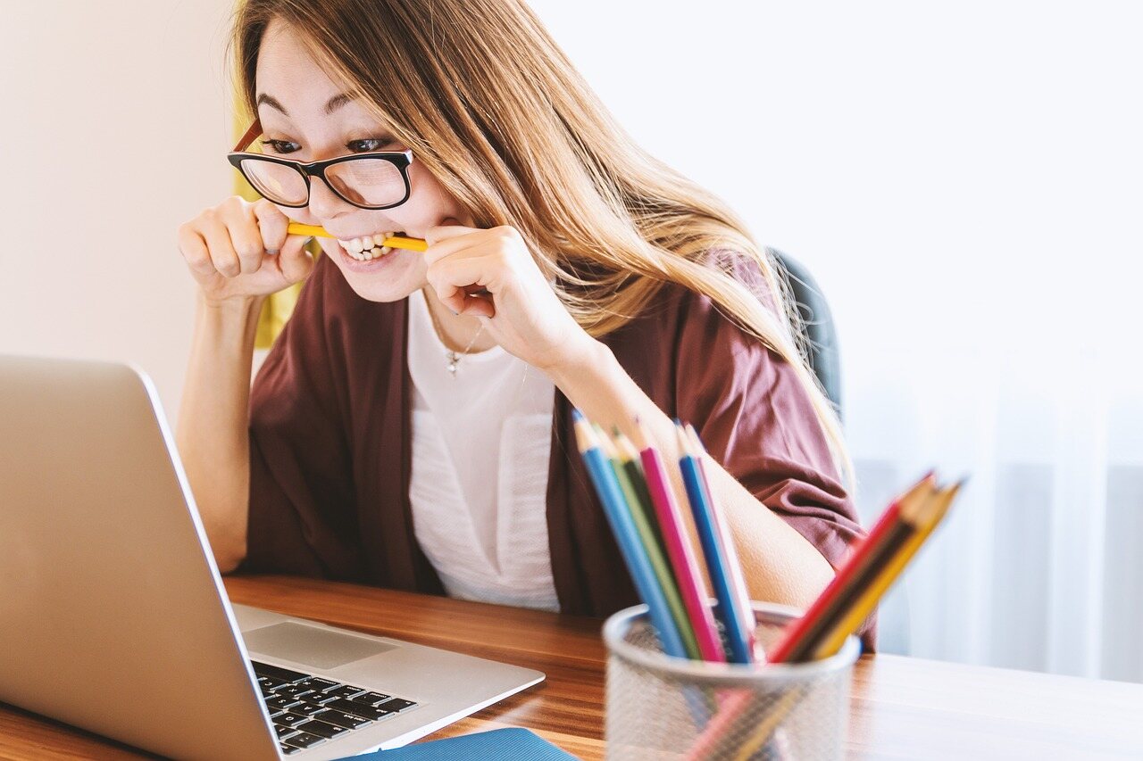 problems in school student has an issue learning materials online